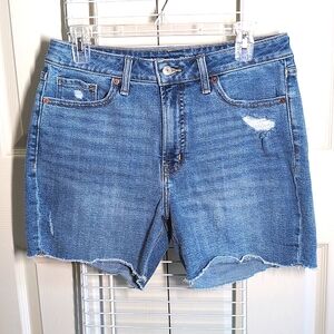Old Navy Size 10 High Rise OG Straight 5 Pockets Distressed Raw Hem Jean Shorts